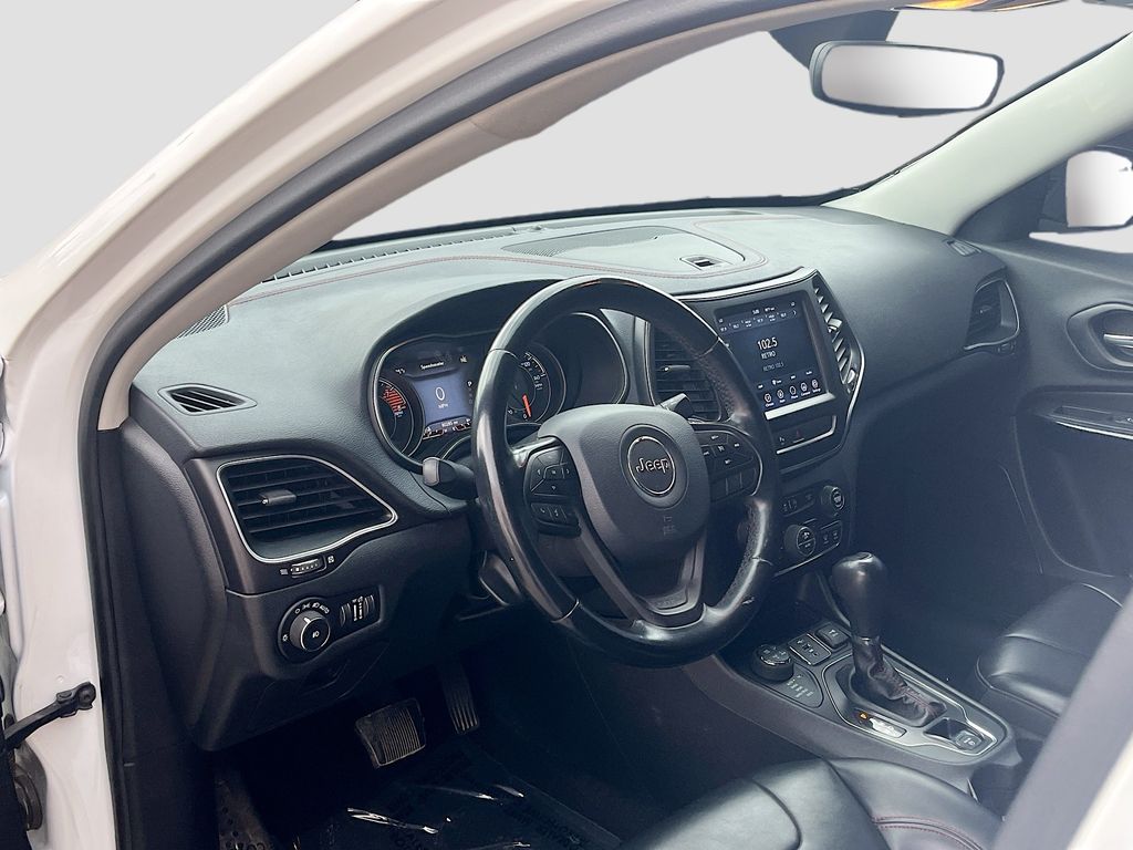 Used 2020 White Jeep Trailhawk image 9