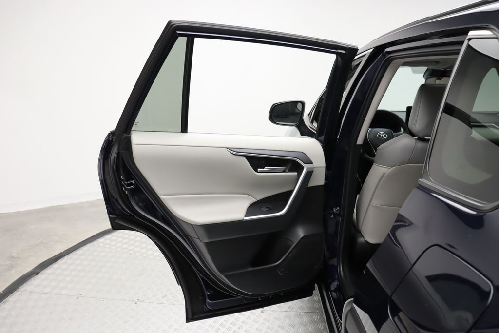 2023 Toyota RAV4 XLE Premium 21