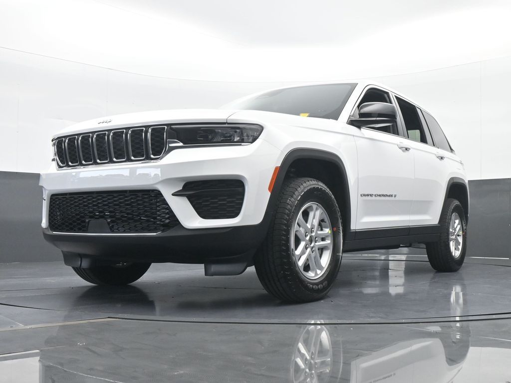 Used 2025 Bright White Clearcoat Jeep Laredo image 52