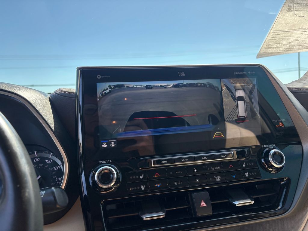 Used Car 2021 Toyota Highlander  Limited For Sale Under $30,000 In Austin, Texas