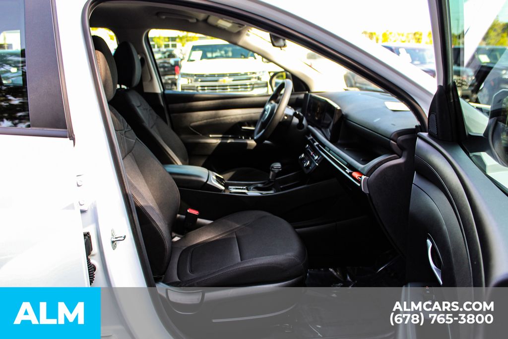 2025 Hyundai Tucson SE photo 19