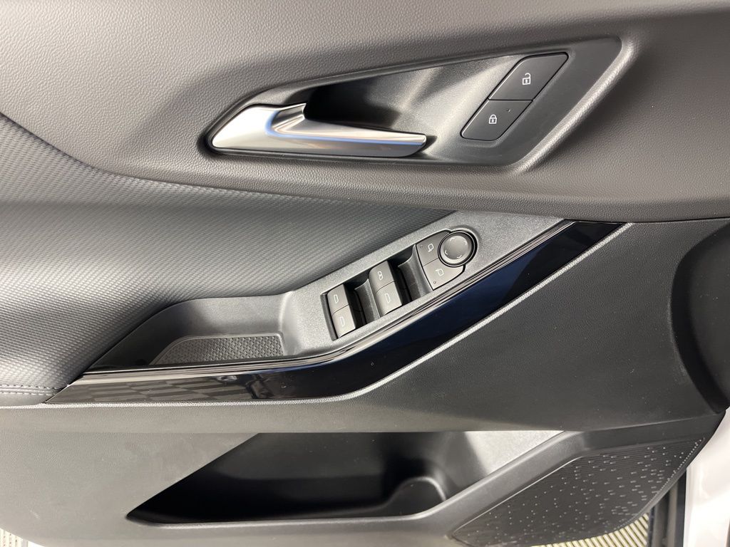 Thumbnail: 2026 Chevrolet Equinox - 25