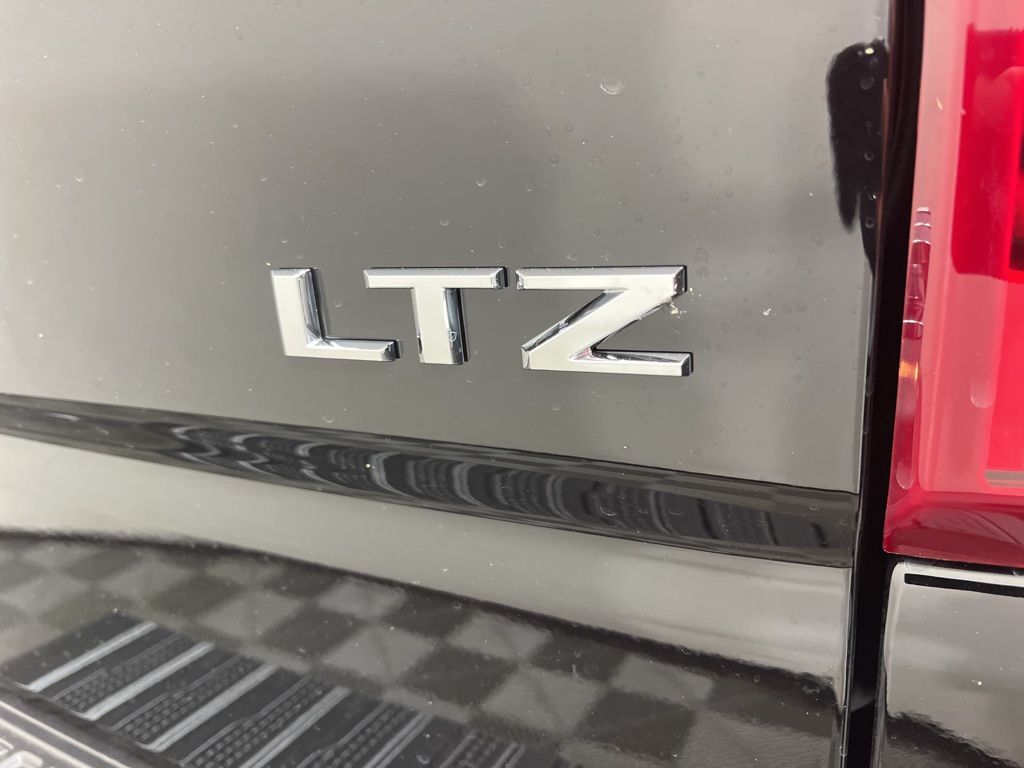 2024 Chevrolet Silverado 1500 LTZ 4