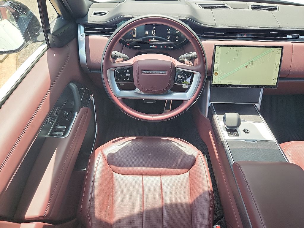 2024 Land Rover Range Rover SE 9