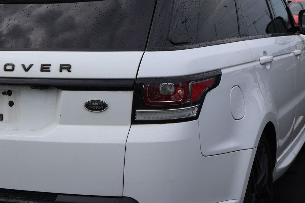 Thumbnail: 2017 Land Rover Range Rover Sport - 9