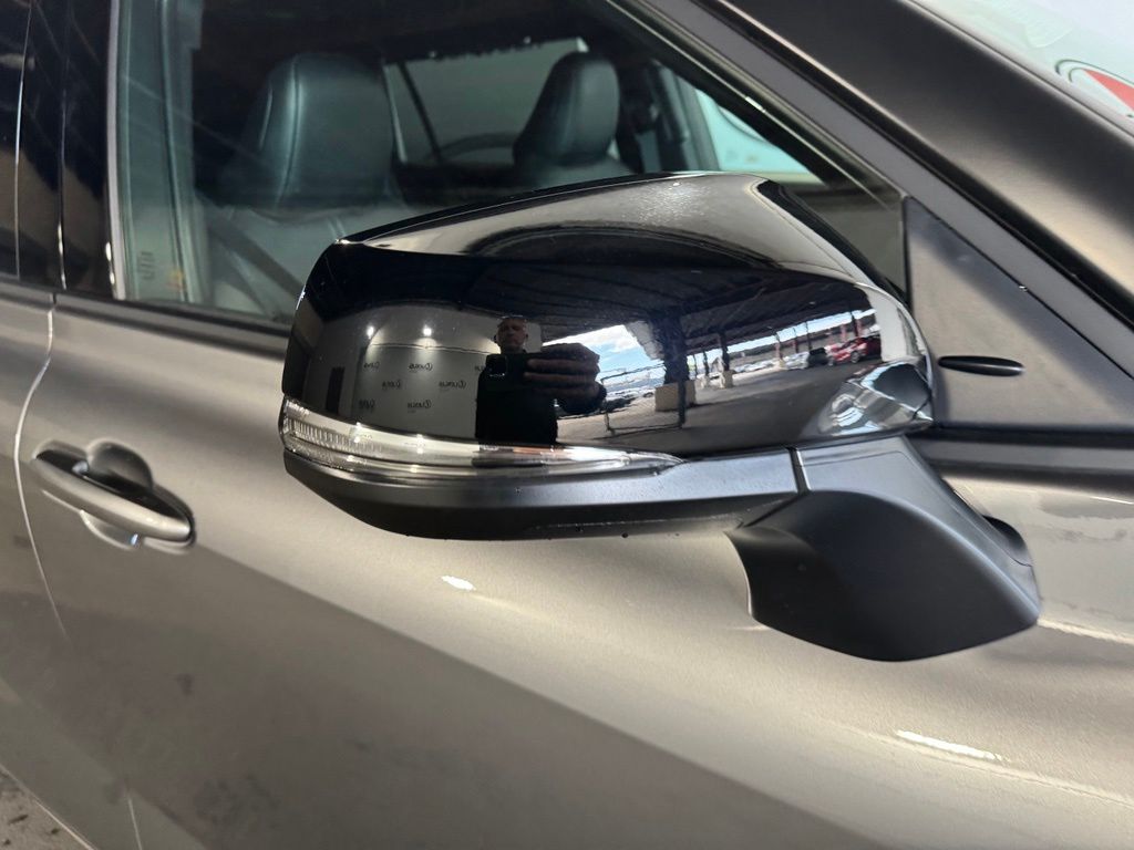 Thumbnail: 2026 Toyota Highlander - 9