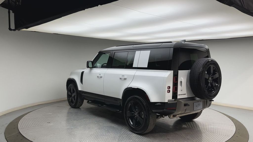 Thumbnail: 2025 Land Rover Defender - 4