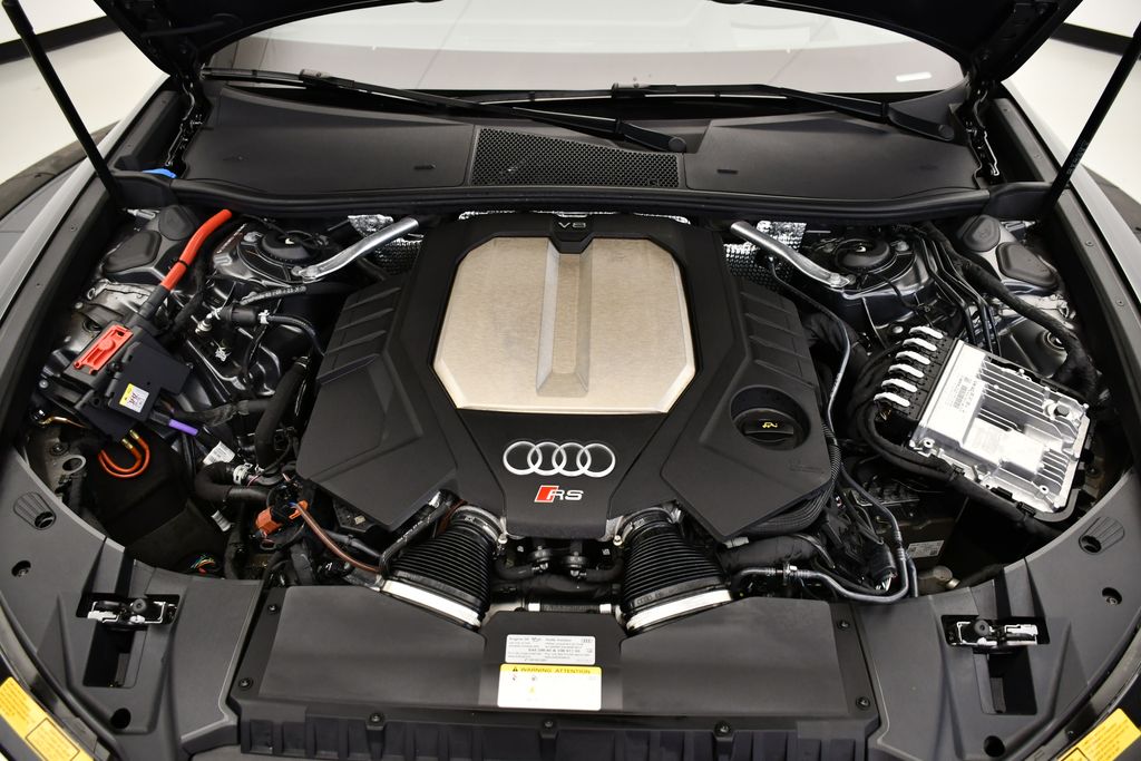 Thumbnail: 2024 Audi RS 6 - 11
