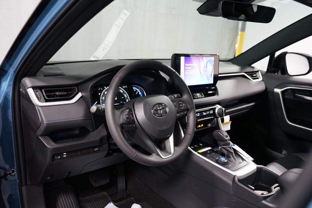 Thumbnail: 2025 Toyota RAV4 - 11