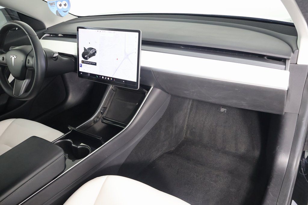 Thumbnail: 2019 Tesla Model 3 - 9