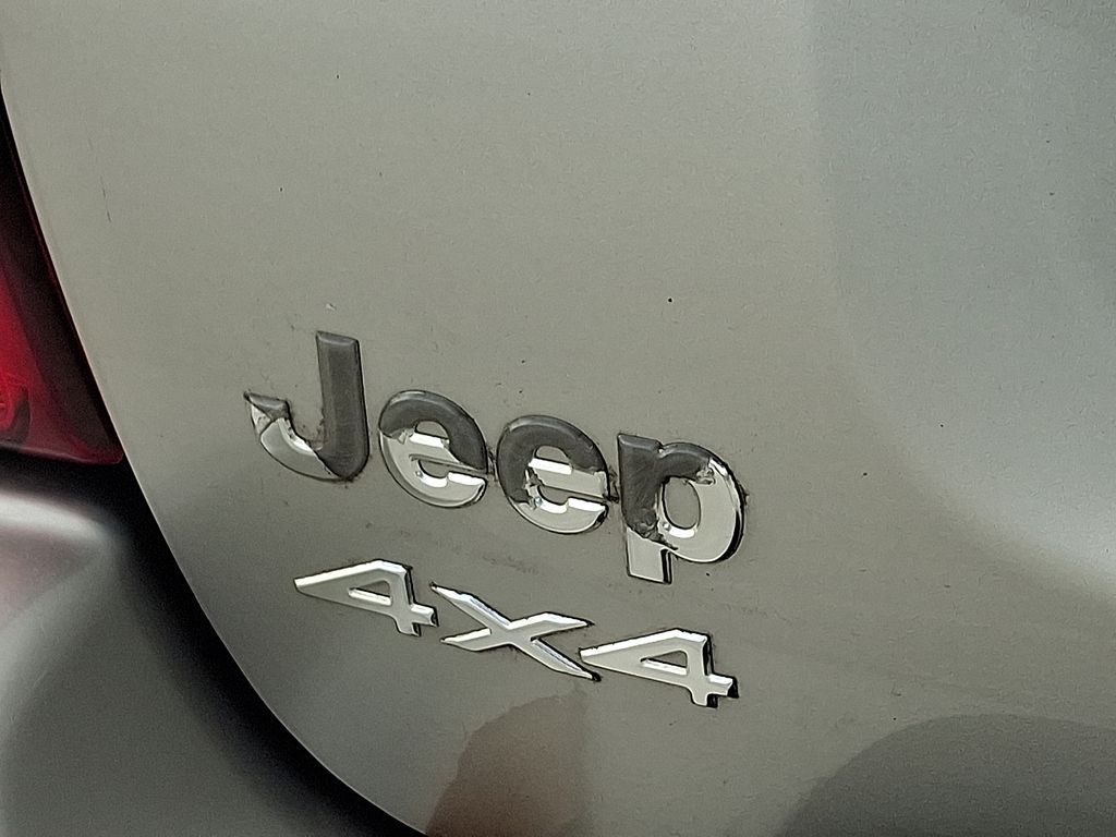 Thumbnail: 2003 Jeep Grand Cherokee - 29