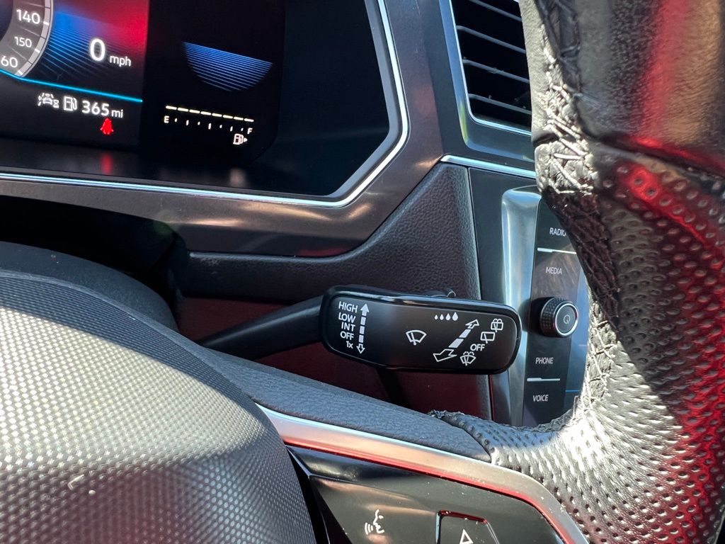 Thumbnail: 2022 Volkswagen Tiguan - 23