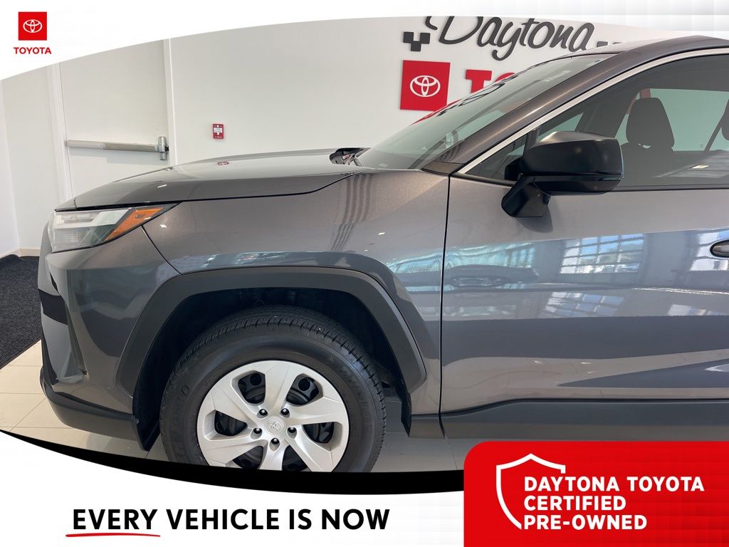 2024 Toyota RAV4 LE - Photo 18