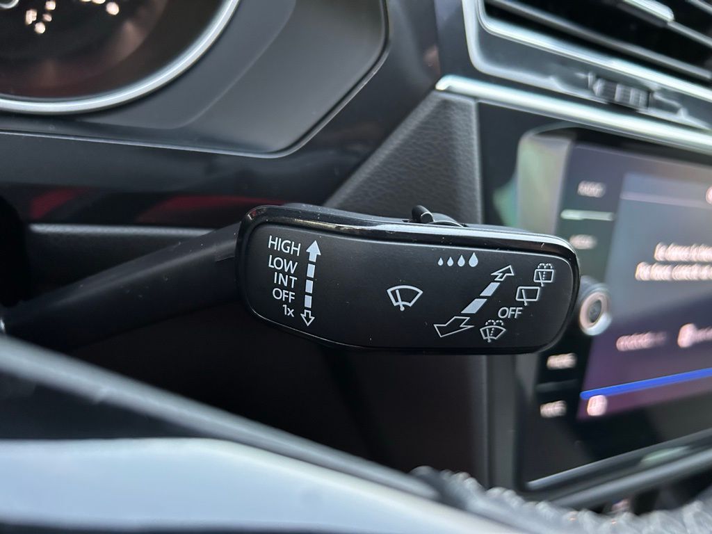 Thumbnail: 2020 Volkswagen Tiguan - 21