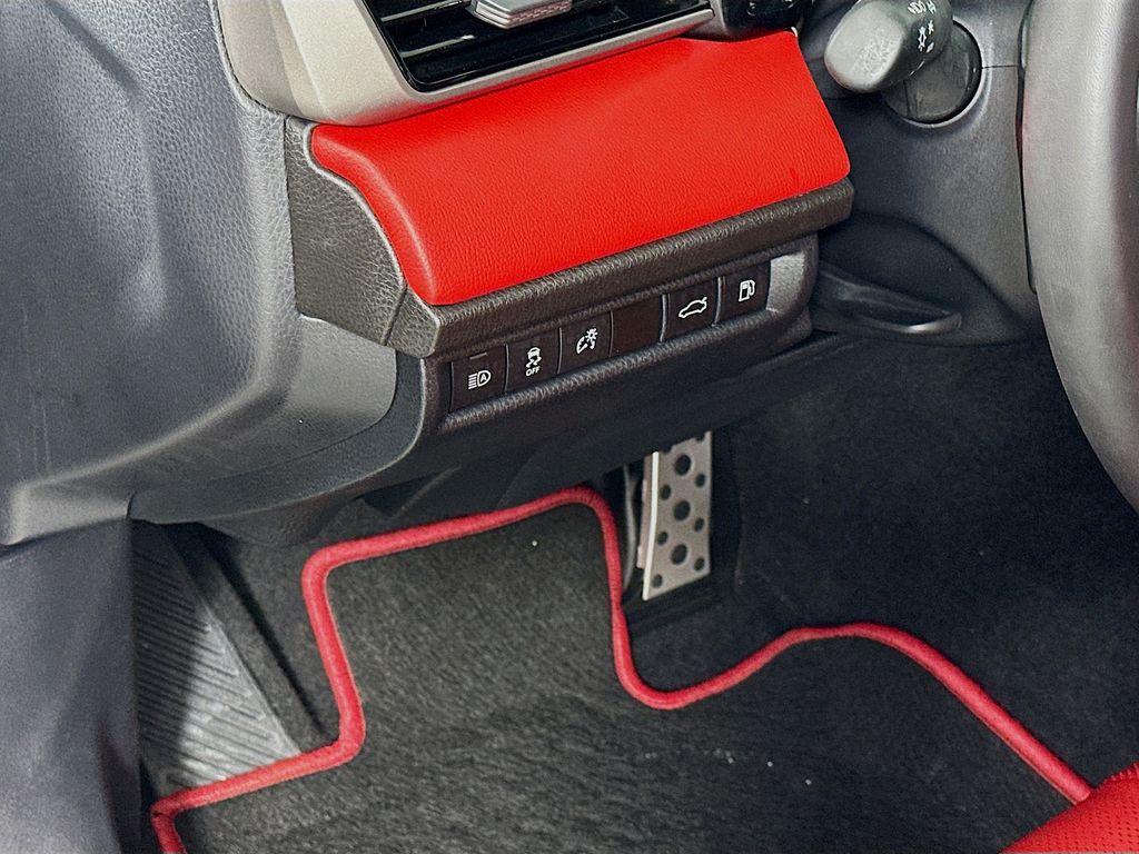 Thumbnail: 2025 Toyota Camry - 10