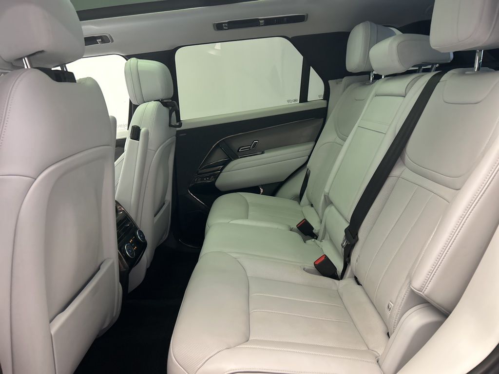 Thumbnail: 2023 Land Rover Range Rover Sport - 24