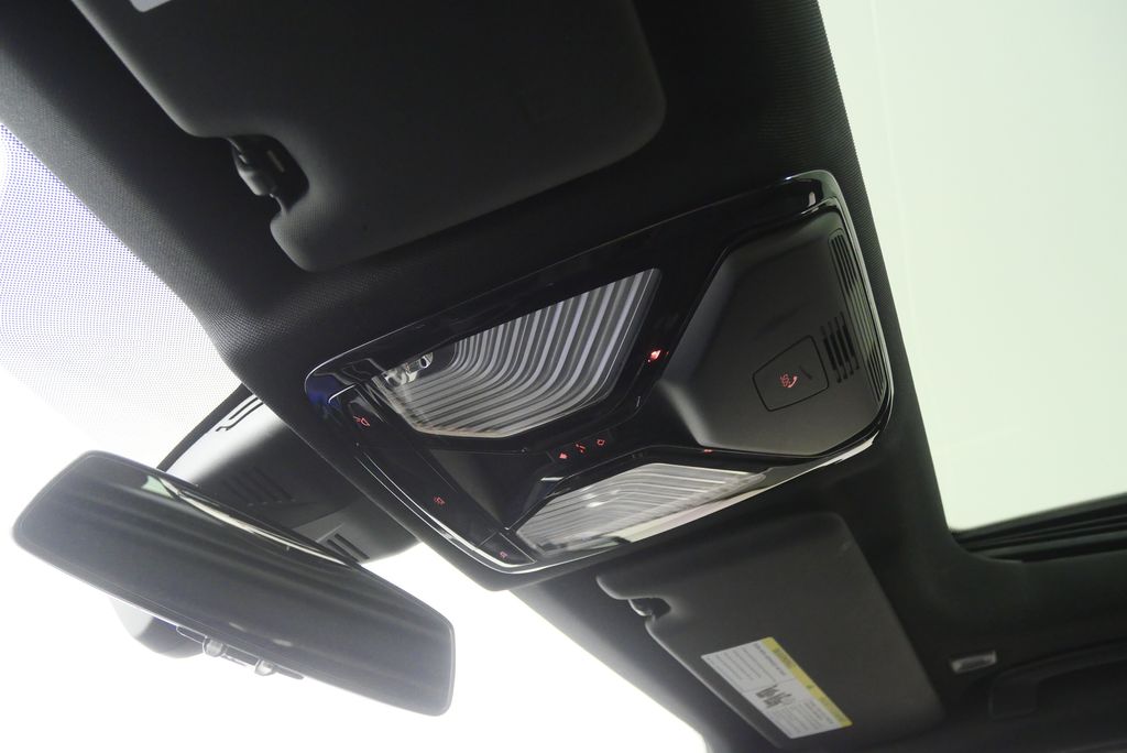 Thumbnail: 2021 BMW 3 Series - 23