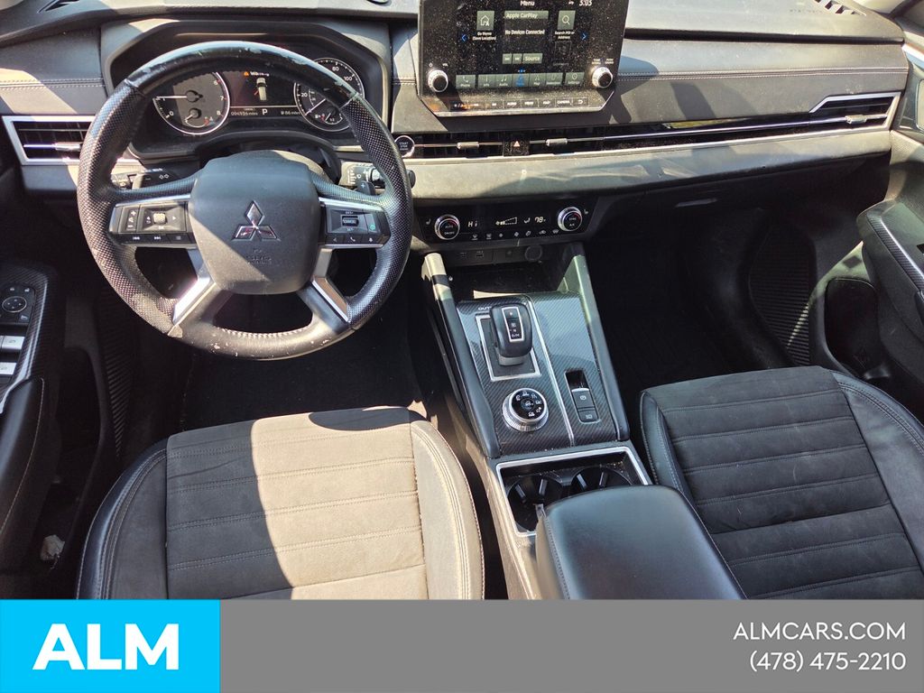 Used 2022  Mitsubishi SE image 11