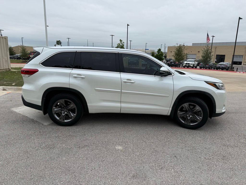 Thumbnail: 2018 Toyota Highlander - 4