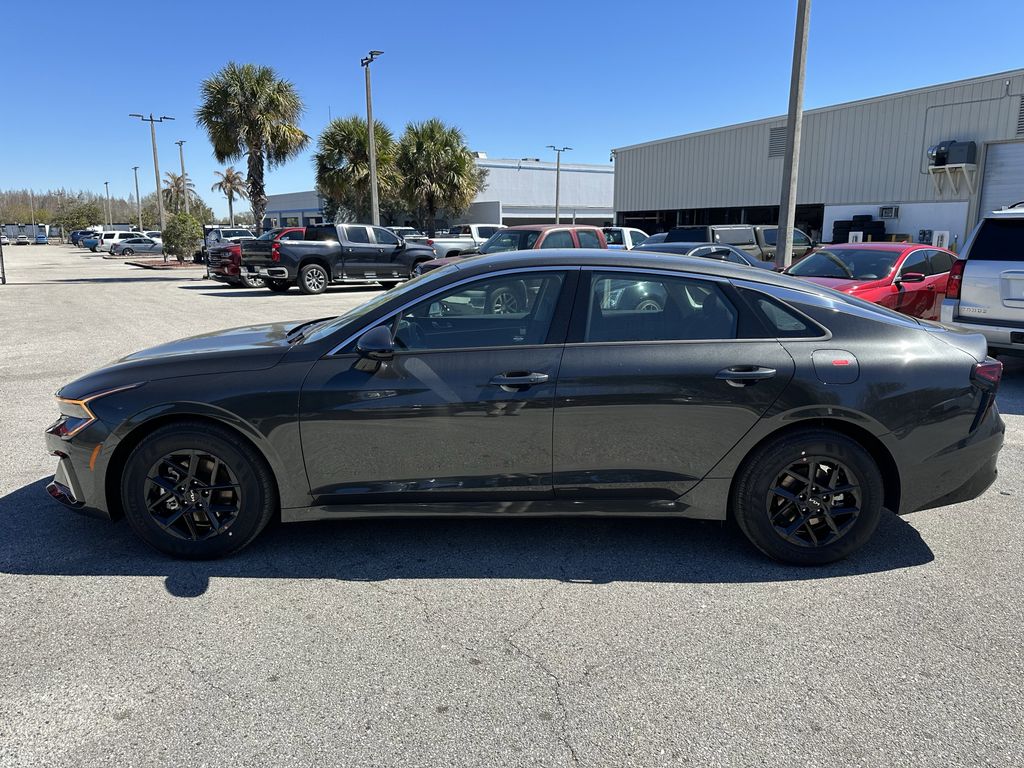 new 2026 Kia K5 car, priced at $25,020