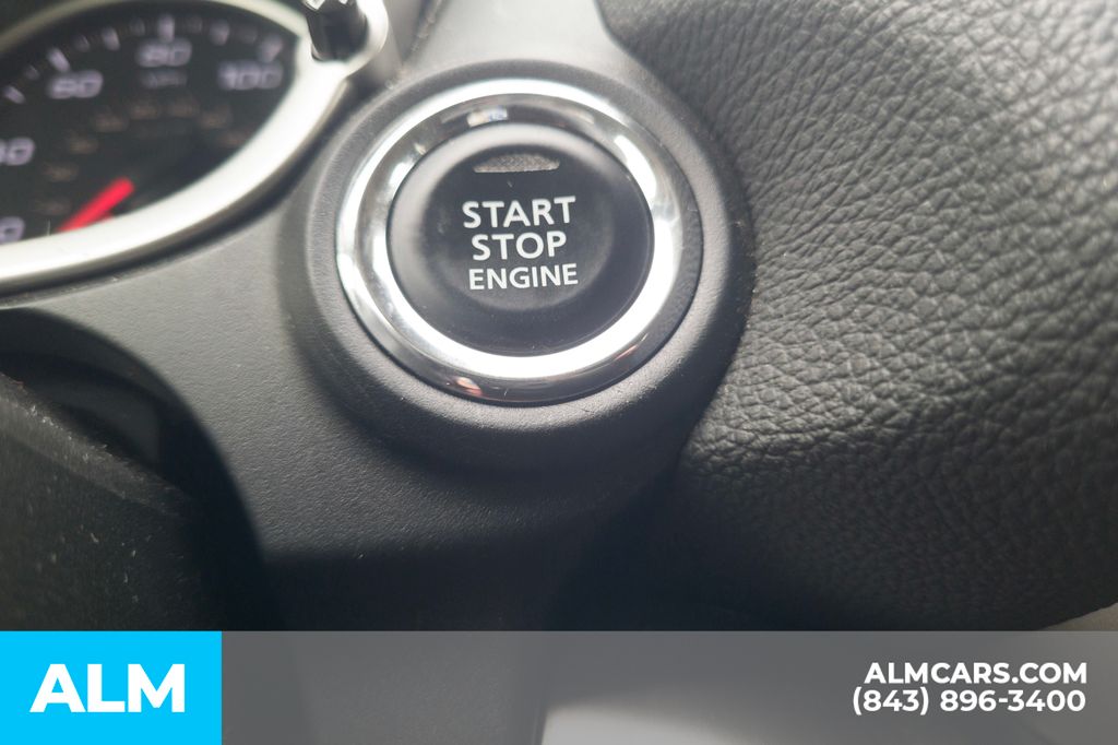Used 2024 Blue Mitsubishi SE image 26