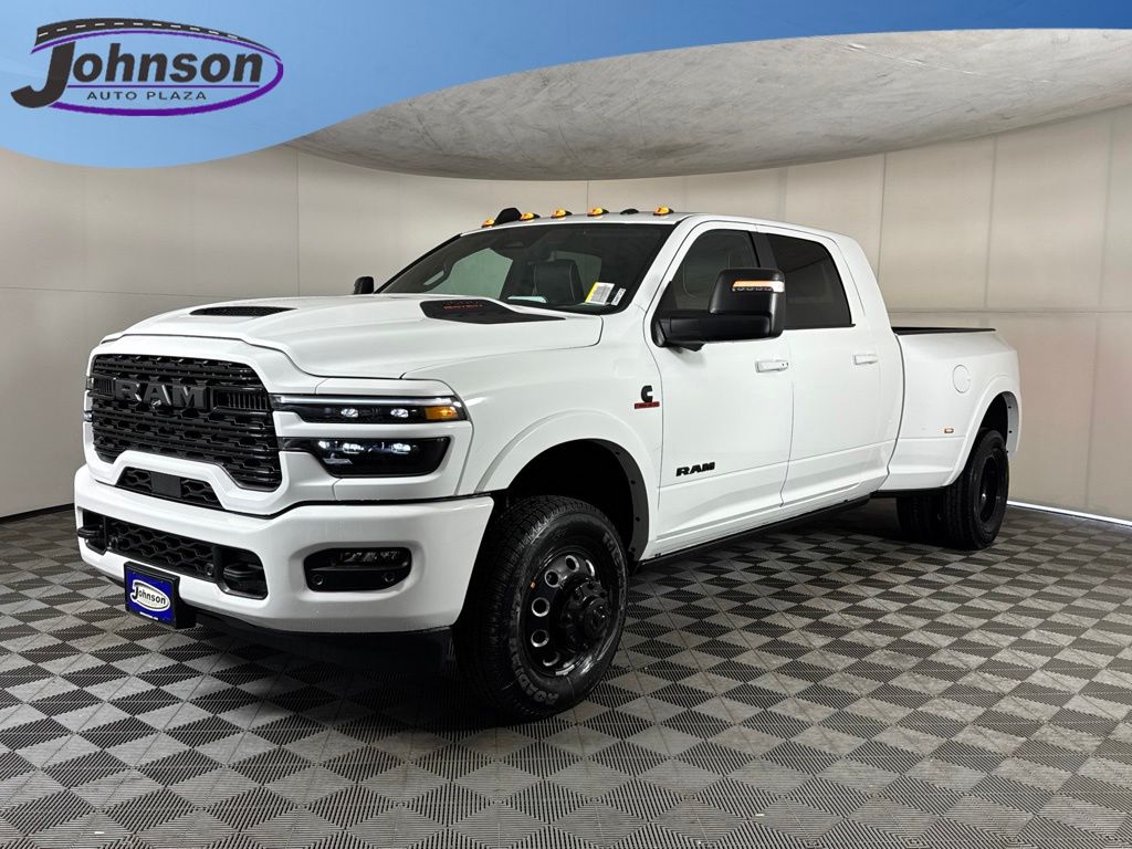 Bright White Clearcoat 2026 RAM 3500 Pickup Truck Four-Wheel Drive 8-Speed Automatic