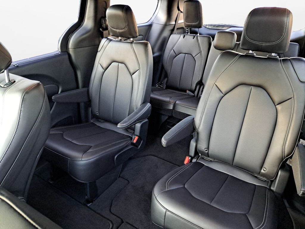 New Car 2025 Chrysler Pacifica  For Sale Under $40,000 In Austin, Texas