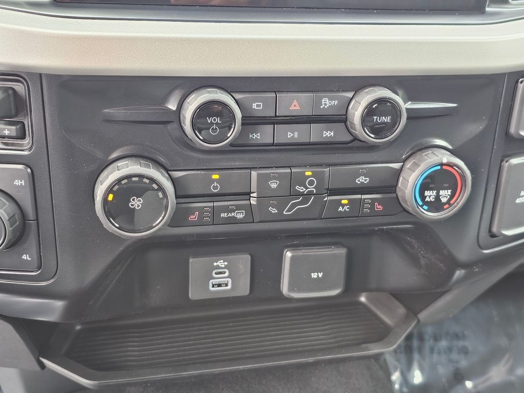 New 2025 Blue Ford XLT image 31