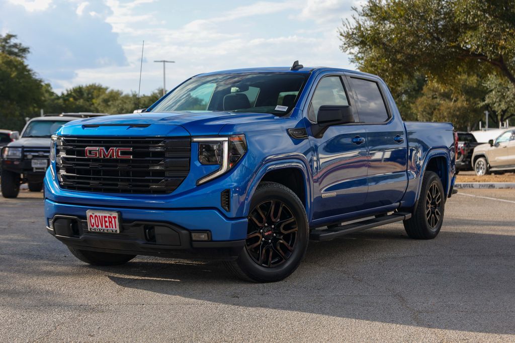 Used 2022 Blue GMC Elevation image 2
