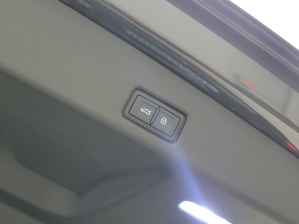Thumbnail: 2026 Audi Q5 - 10