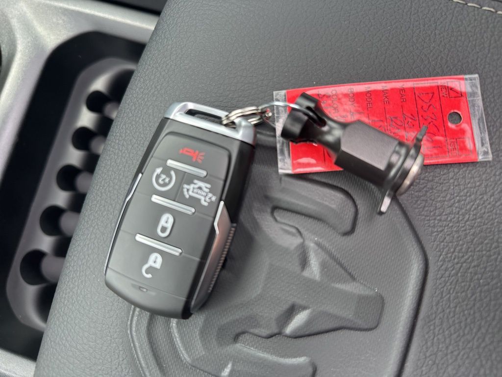 2025 Ram 1500 Laramie photo 32