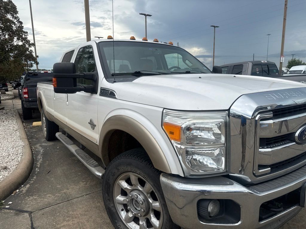 White 2014 Ford F-350 Super Duty Pickup Truck Four-Wheel Drive 6-Speed Automatic Overdrive