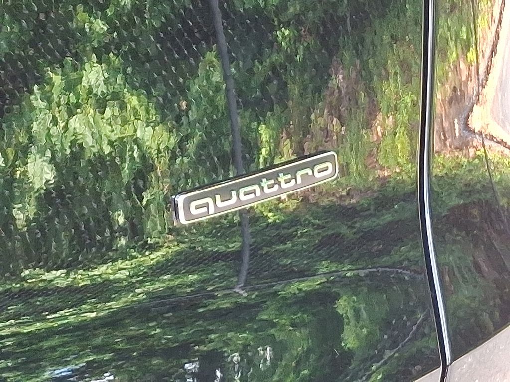 Thumbnail: 2025 Audi Q5 - 12