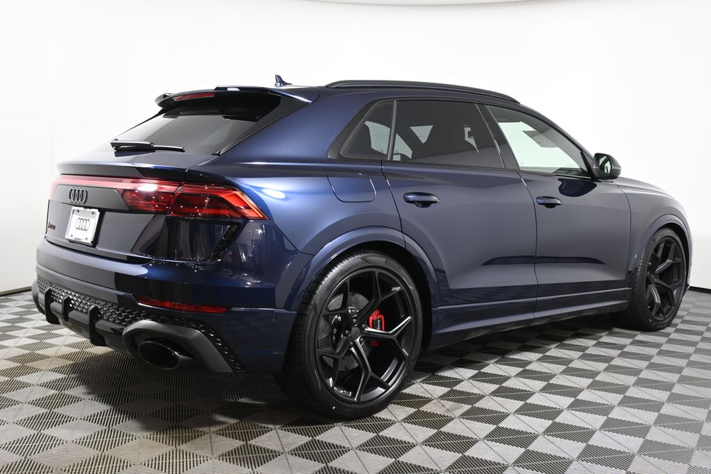 Thumbnail: 2026 Audi RS Q8 - 7
