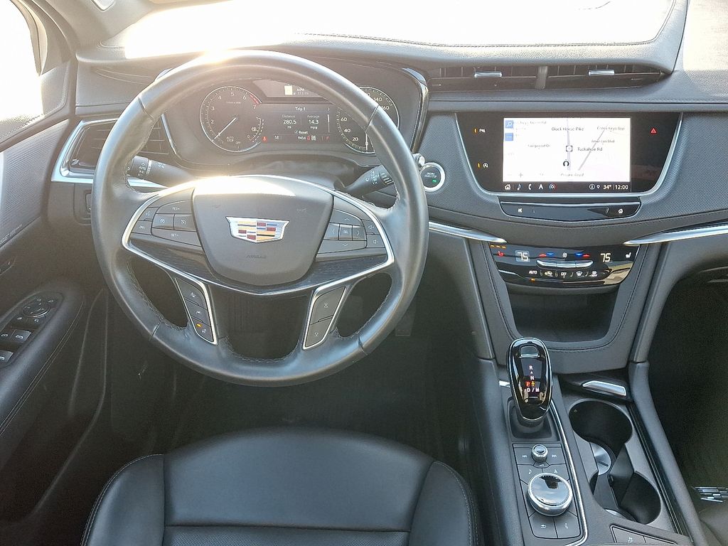 Thumbnail: 2024 Cadillac XT5 - 12