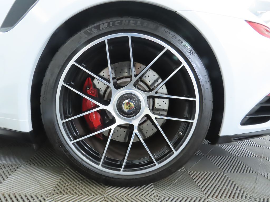 Thumbnail: 2018 Porsche 911 - 30