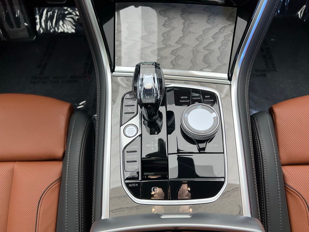 Thumbnail: 2026 BMW 8 Series - 11