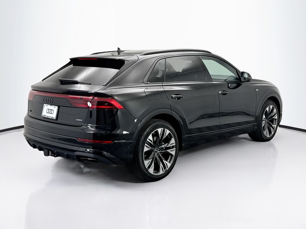 Thumbnail: 2026 Audi Q8 - 5
