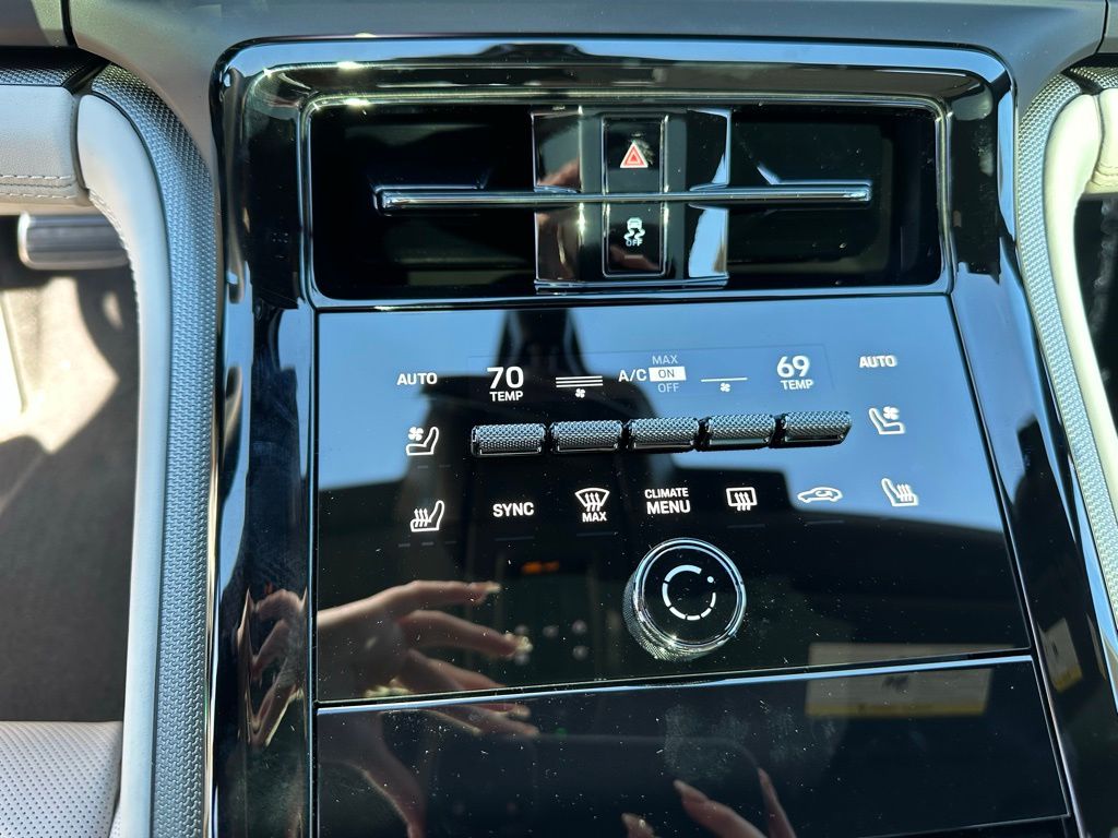 Thumbnail: 2026 Porsche Panamera - 25