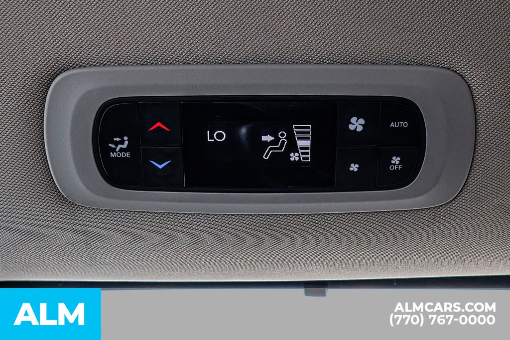 2023 Chrysler Pacifica Touring L photo 61