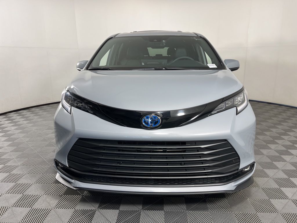 Thumbnail: 2025 Toyota Sienna - 7