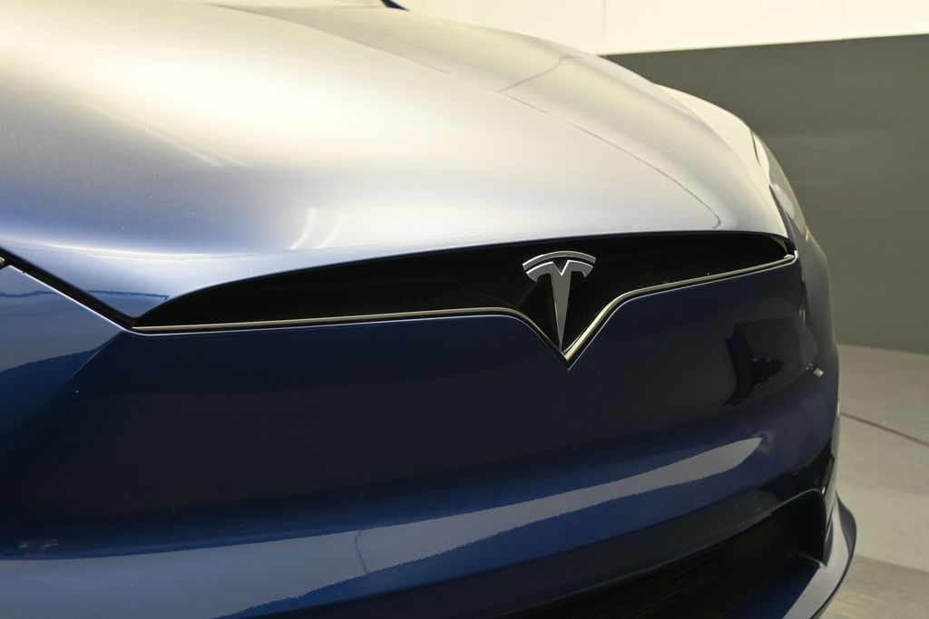 2023 Tesla Model X Plaid Tri Motor All-Wheel Drive