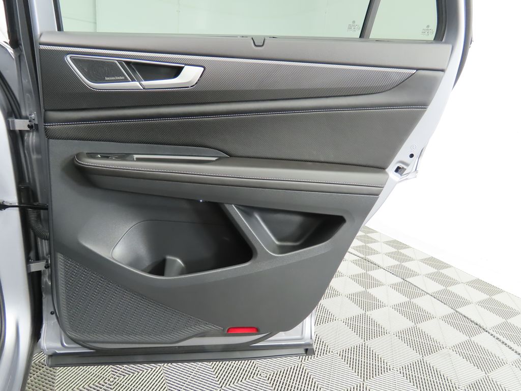 2024 Volkswagen Atlas SEL 27