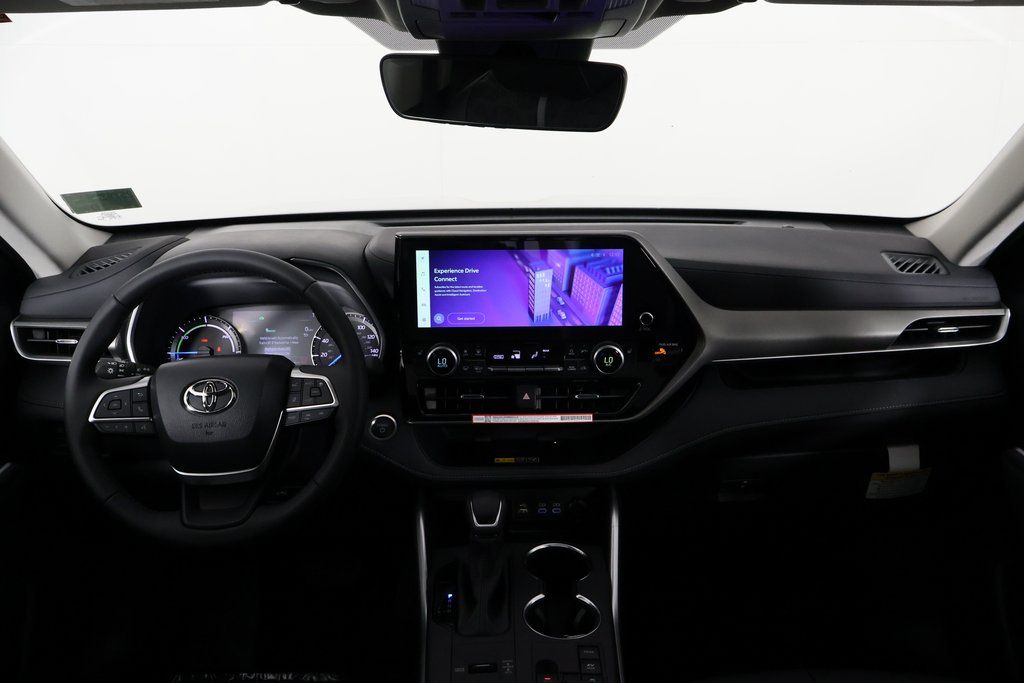 Thumbnail: 2025 Toyota Highlander - 4