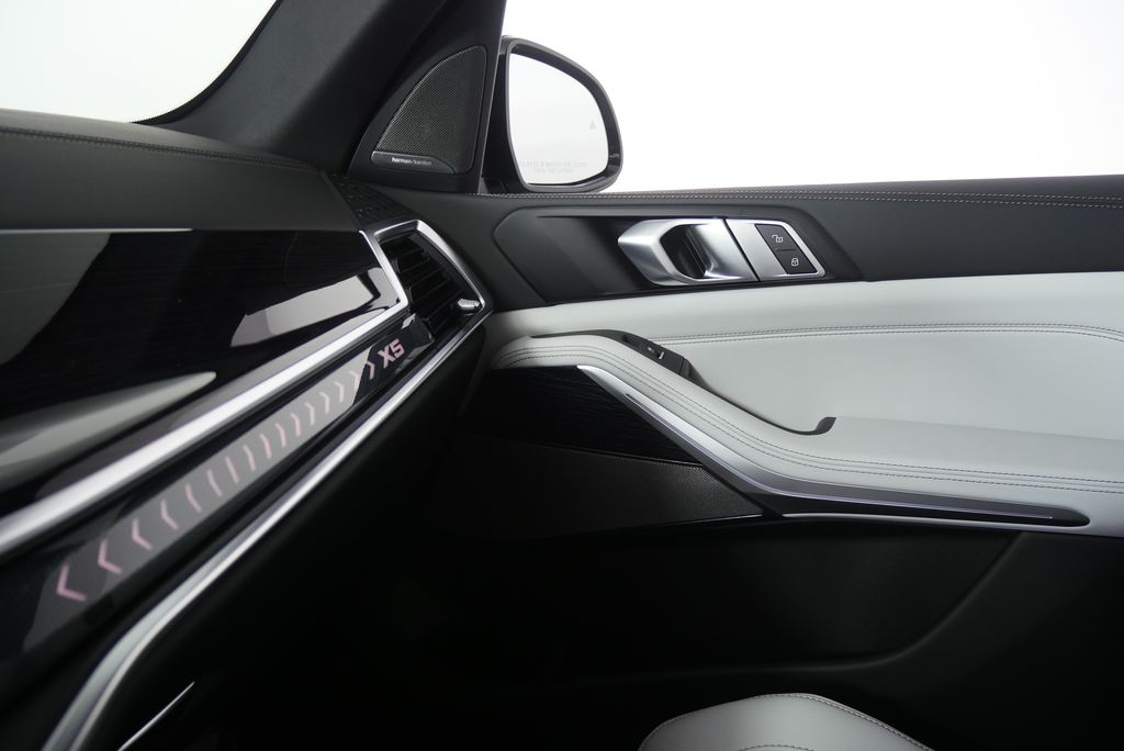 Thumbnail: 2026 BMW X5 - 24
