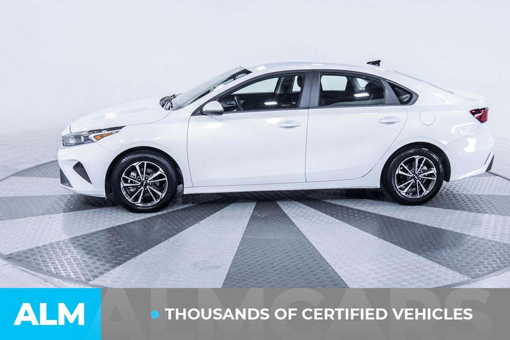 2024 Kia Forte LXS photo 4