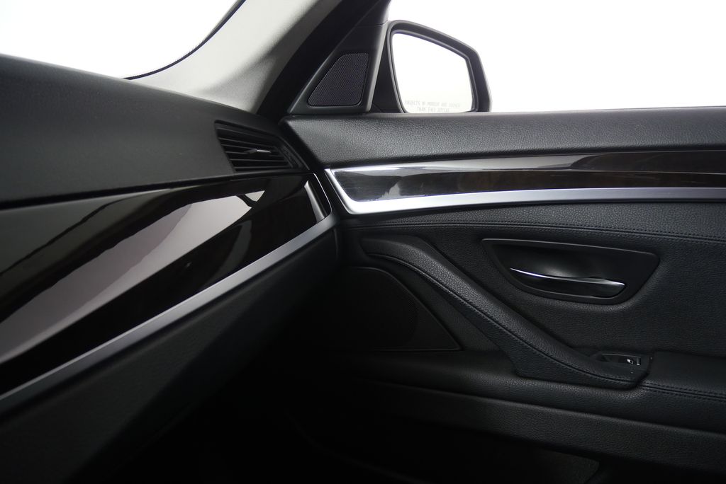 Thumbnail: 2016 BMW 5 Series - 29