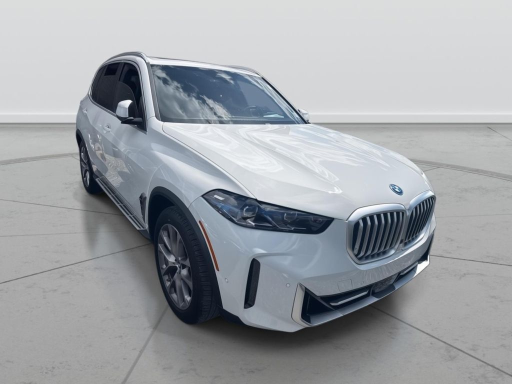 2025 BMW X5 xDrive50e's photo