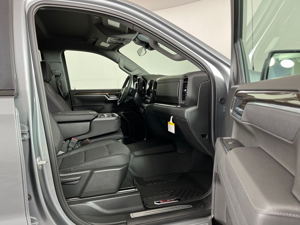 Thumbnail: 2026 Chevrolet Silverado 1500 - 8
