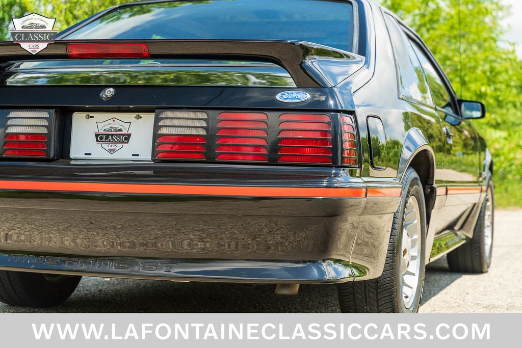 1987 Ford Mustang 15